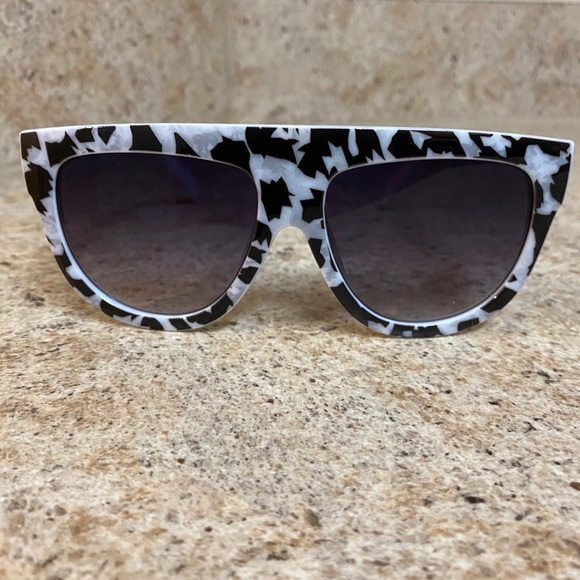 Stunning White/Black Zebra Sunglasses!! - Picture 4 of 4